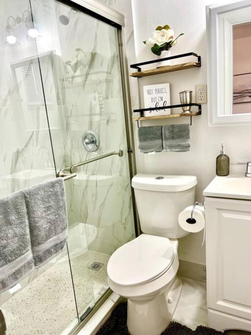 Intimate Casita Mia Minutes Away From Airport, Calle 8, Brickell, Coral Gables, The Beach And More! Miami Ngoại thất bức ảnh