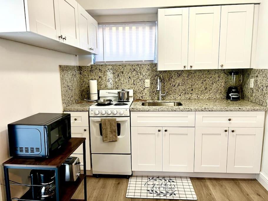 Intimate Casita Mia Minutes Away From Airport, Calle 8, Brickell, Coral Gables, The Beach And More! Miami Ngoại thất bức ảnh